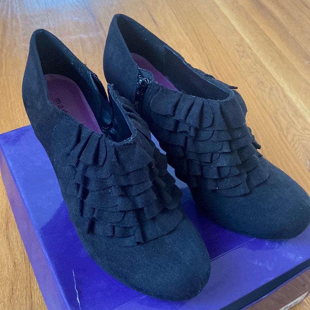 Black madden girl shoes good condition worn once